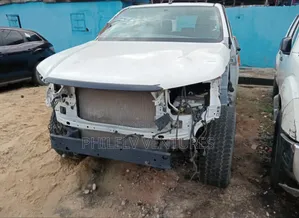Toyota Hilux SR 4x4 2014 White
