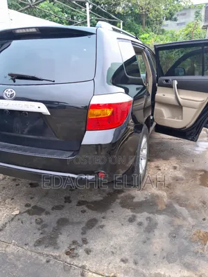 Toyota Highlander SE 2010 Black