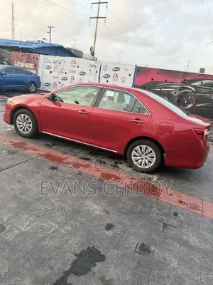 Toyota Camry LE 4dr Sedan (2.5L 4cyl 6A) 2014 Red