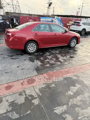 Toyota Camry LE 4dr Sedan (2.5L 4cyl 6A) 2014 Red