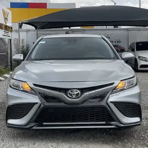 Toyota Camry 2018 Silver