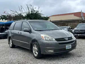 Toyota Sienna 2005 Gray