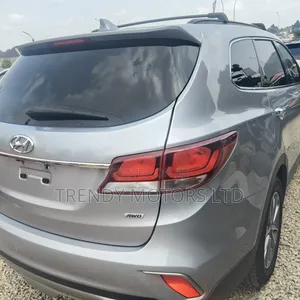 Hyundai Santa Fe 2017 Silver