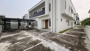 5bdrm Duplex in Off Lekki-Epe Expressway for sale