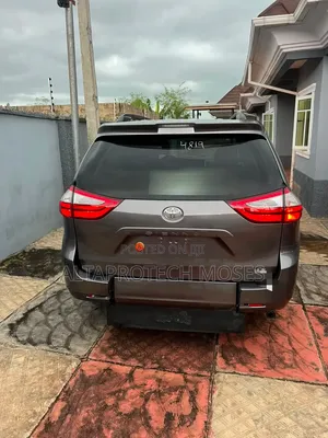 Toyota Sienna 2016 Gray