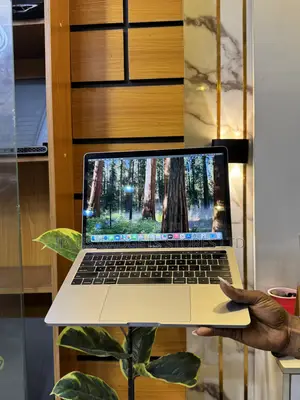 Laptop Apple MacBook Pro 2018 16GB Intel Core i5 SSD 256GB