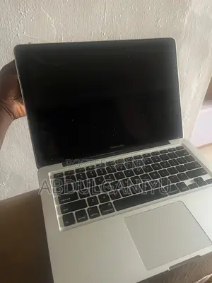 Laptop Apple MacBook 4GB Intel Core 5 SSD 500GB