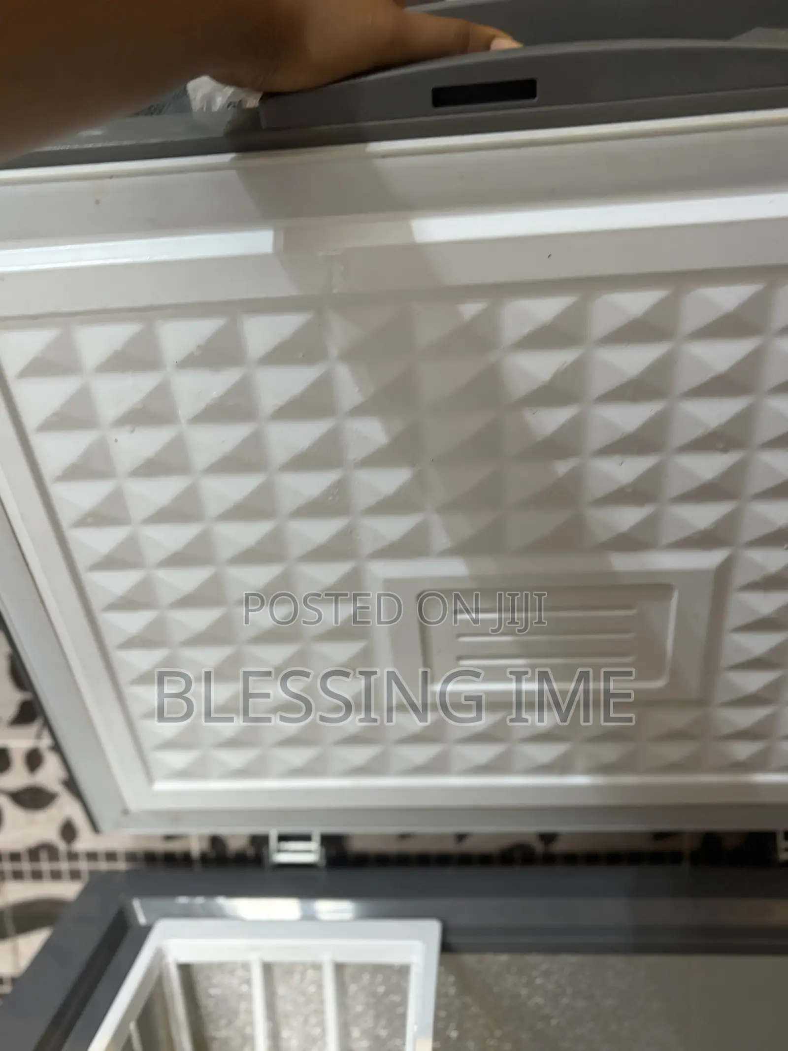 Aeon 147l Grey Freezer