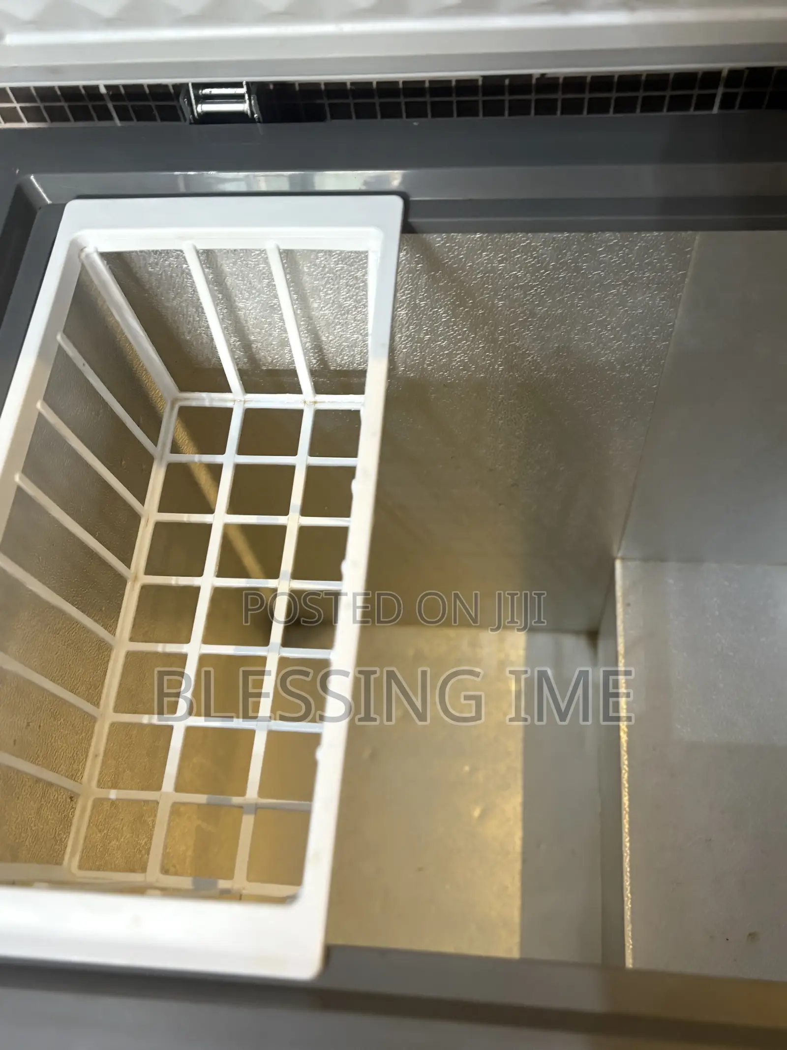 Aeon 147l Grey Freezer