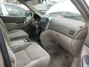 Toyota Sienna 2006 Gold