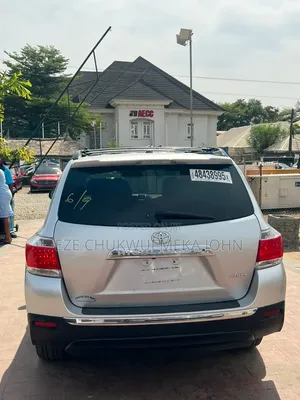 Toyota Highlander SE 2012 Gray