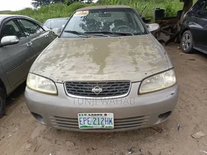 Nissan Sentra SE-R 2002 Gold