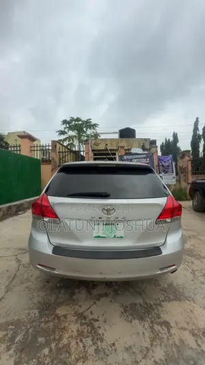 Toyota Venza 2011 Silver