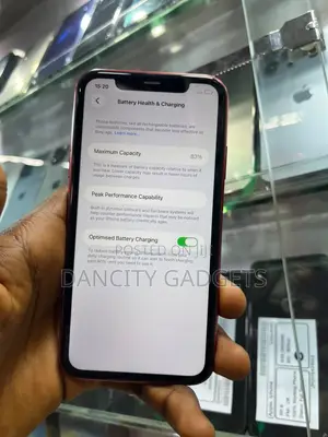 Apple iPhone 11 64 GB Red