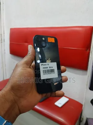 New Apple iPhone 13 256 GB Black
