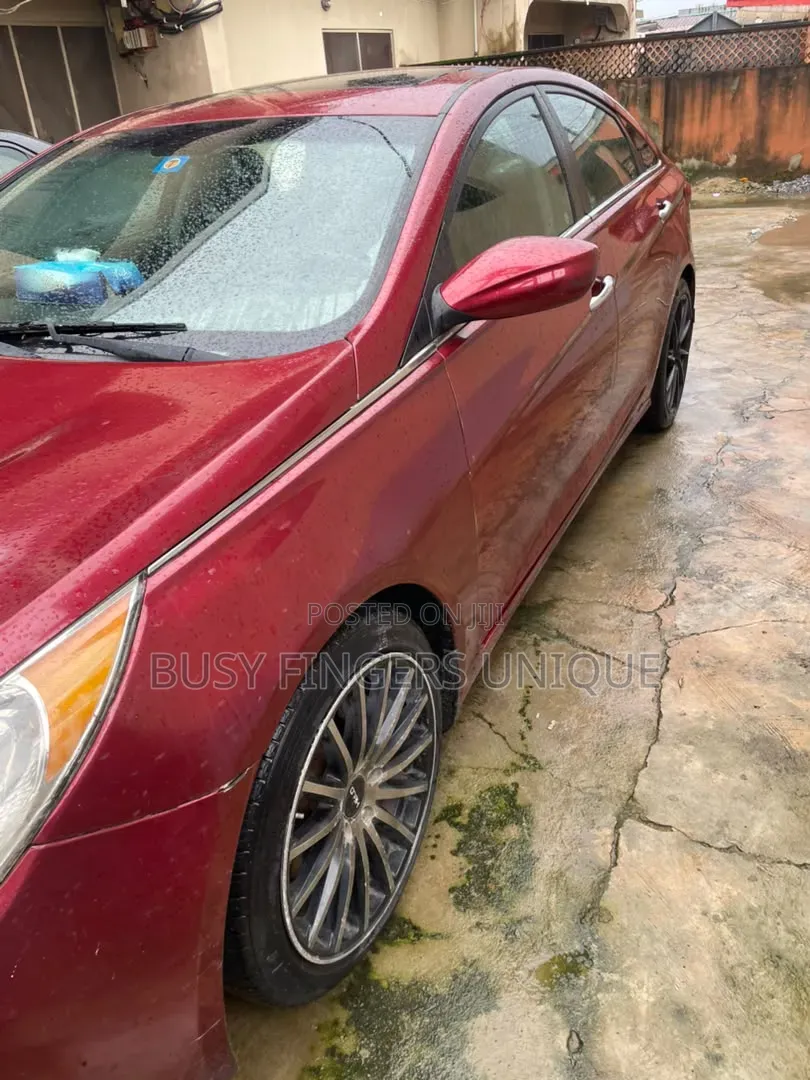 Hyundai Sonata 2012 Red