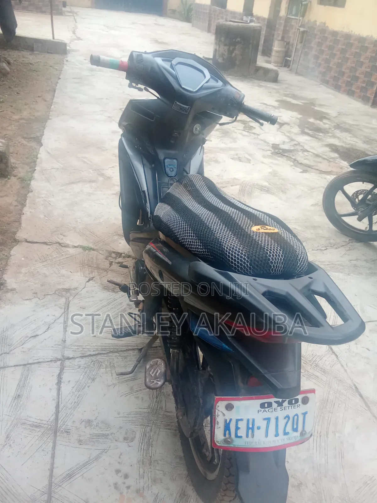 Kymstone Husky 2023 Black