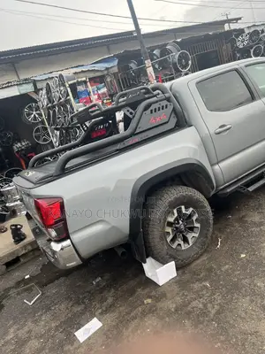 Rolling Boot Cover and Rugged Bar Spoiler