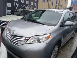 Toyota Sienna 2015 Gray