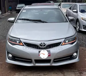 Toyota Camry XLE 4dr Sedan (2.5L 4cyl 6A) 2013 Silver