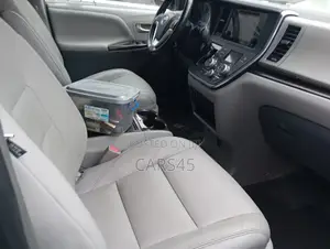 Toyota Sienna 2015 Gray
