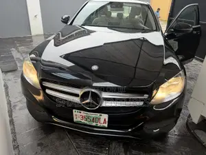 Mercedes-Benz C300 2016 Black