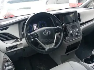 Toyota Sienna 2015 Gray