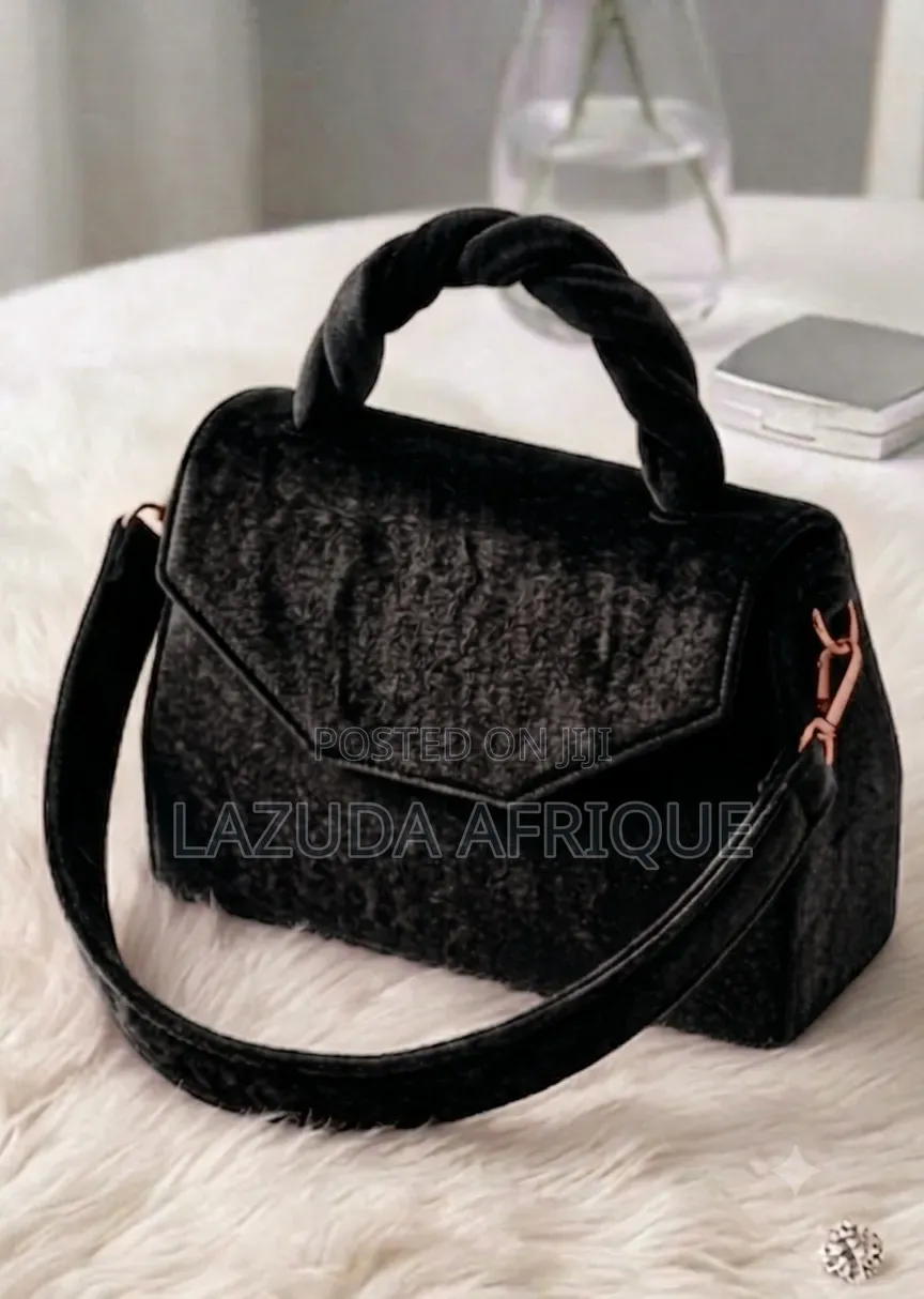 Ene Velvet Bag
