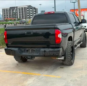 Toyota Tundra 2014 Black