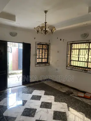 2bdrm Apartment in Ilupeju Estate, Akobo for rent