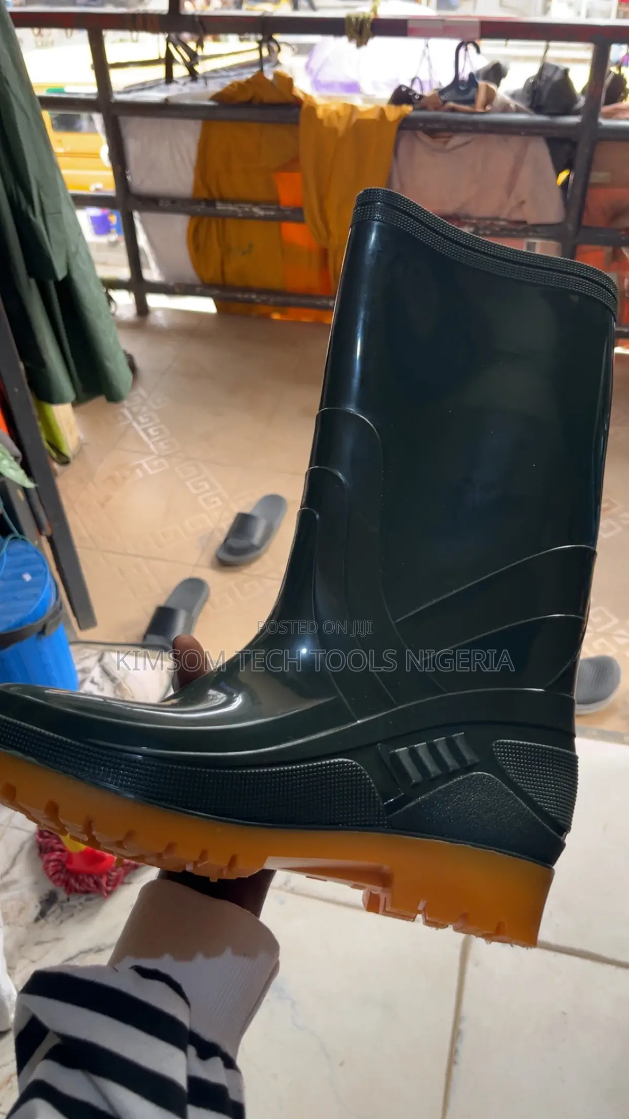 Rainboot 003