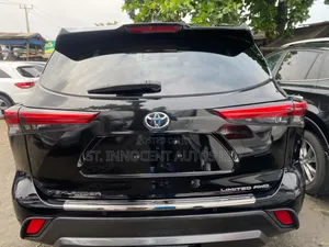 Toyota Highlander Limited 2021 Black