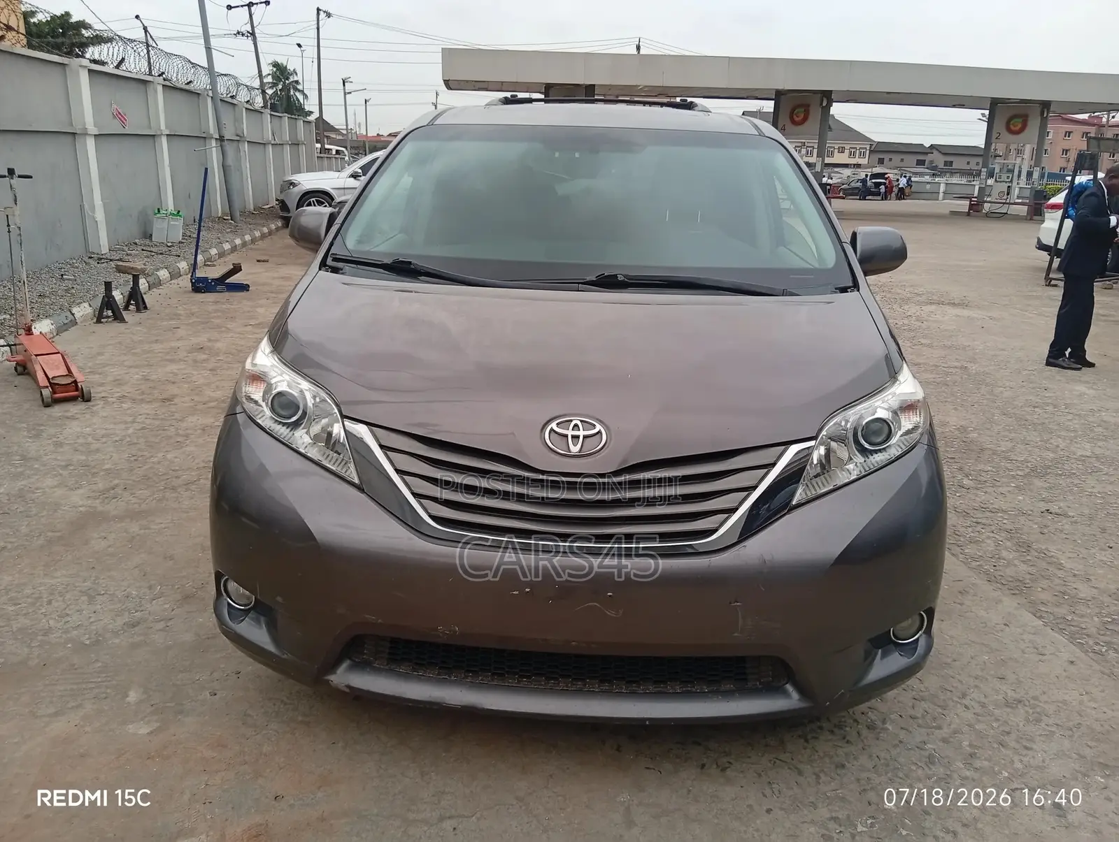 Toyota Sienna 2013 Gray