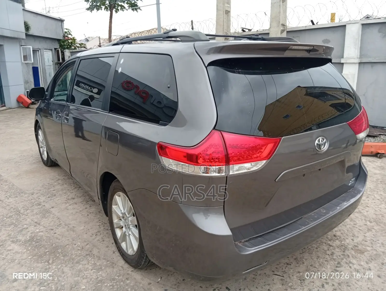 Toyota Sienna 2013 Gray