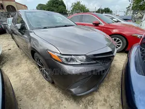 Toyota Camry SE 4dr Sedan (2.5L 4cyl 6A) 2017 Gray
