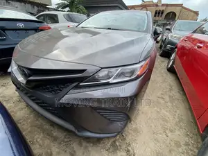 Toyota Camry SE 4dr Sedan (2.5L 4cyl 6A) 2017 Gray
