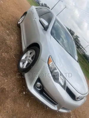 Toyota Camry SE 4dr Sedan (2.5L 4cyl 6A) 2013 Silver