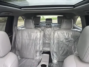 Toyota Highlander Limited Platinum 4dr SUV AWD (3.5L 6cyl 6A) 2015