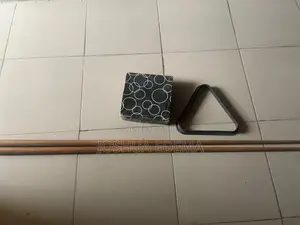 Snooker Balls and Snooker Cue