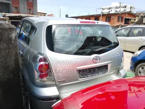 Toyota Verso 2012 Silver