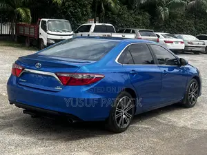 Toyota Camry 2016 Blue
