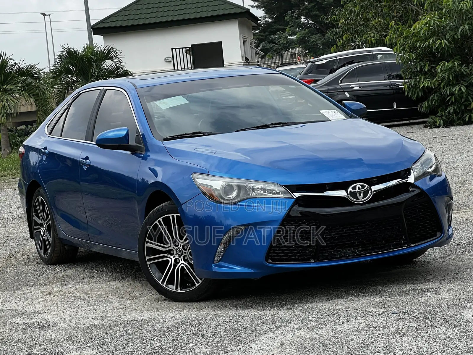 Toyota Camry 2016 Blue