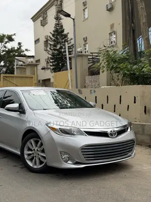 Toyota Avalon XLE Sedar FWD (3.5L 6cyl 6A) 2013 Silver