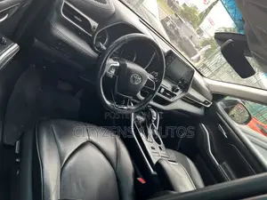 Toyota Highlander XLE 2021 Black