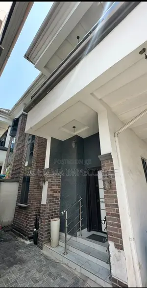 Studio Apartment in Osapa london for rent