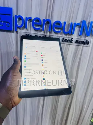 Apple iPad 10.2 (2021) 64 GB Gray