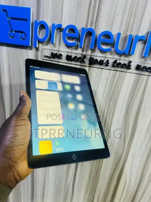 Apple iPad 10.2 (2021) 64 GB Gray