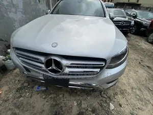 Mercedes-Benz GLC-Class 2016 Blue