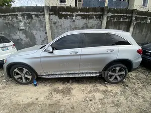 Mercedes-Benz GLC-Class 2016 Blue