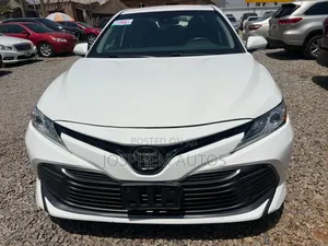 Toyota Camry 2018 White